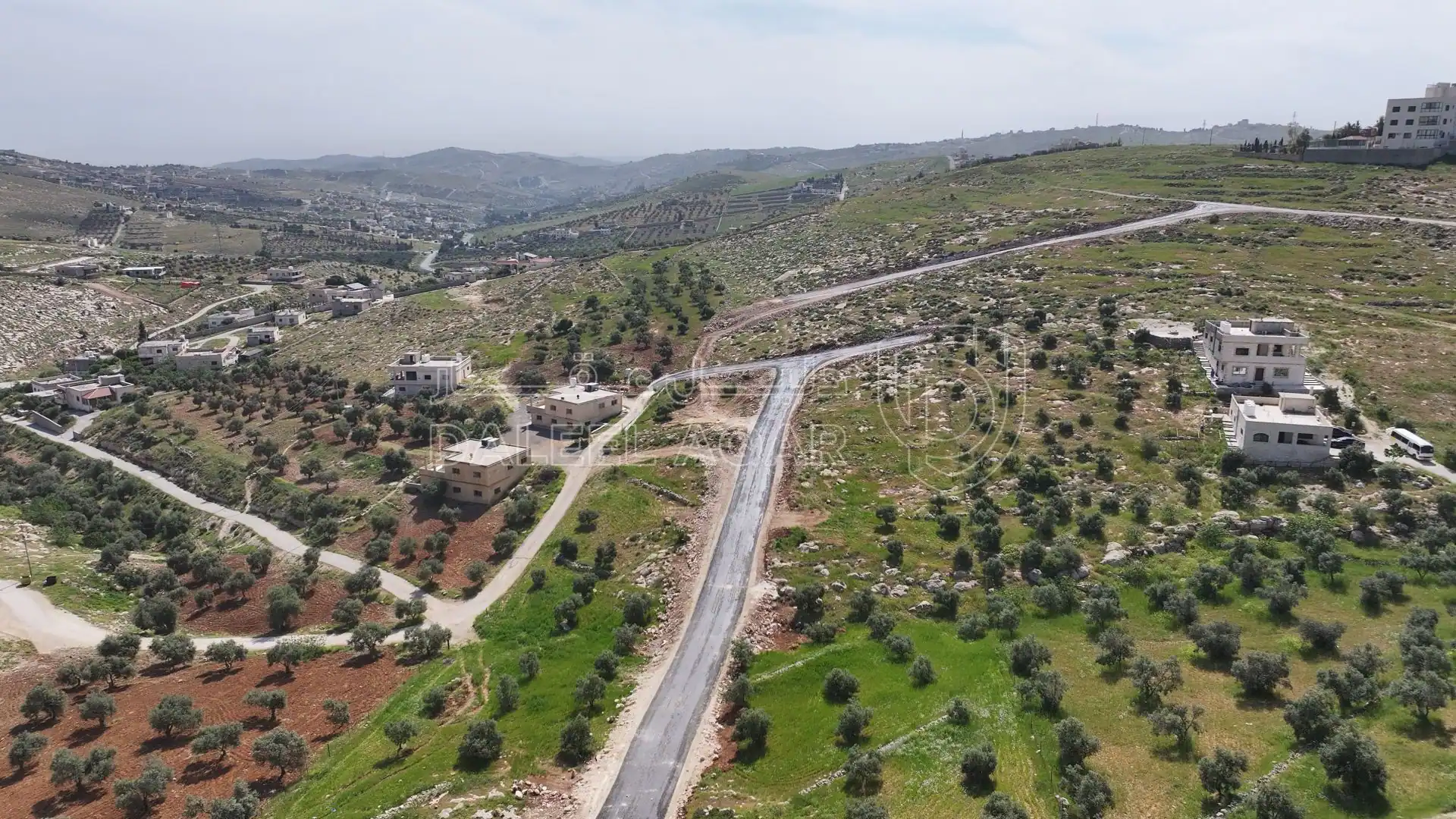أرض في أرض مميزة في أم رمانة – شارع الاردن - 68,000 دأ - صورة 1