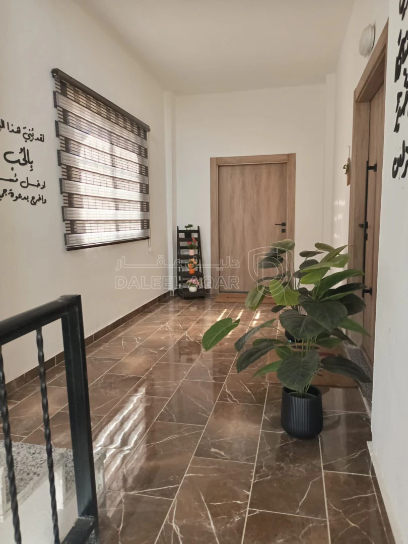 فيلا/منزل في منزل مستقل للبيع 3 طوابق 4 شقق - 140,000 دأ - صورة 1