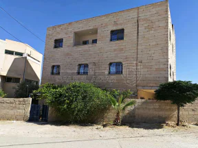 فيلا/منزل - منزل مستقل للبيع 3 طوابق 4 شقق - 140000 دأ