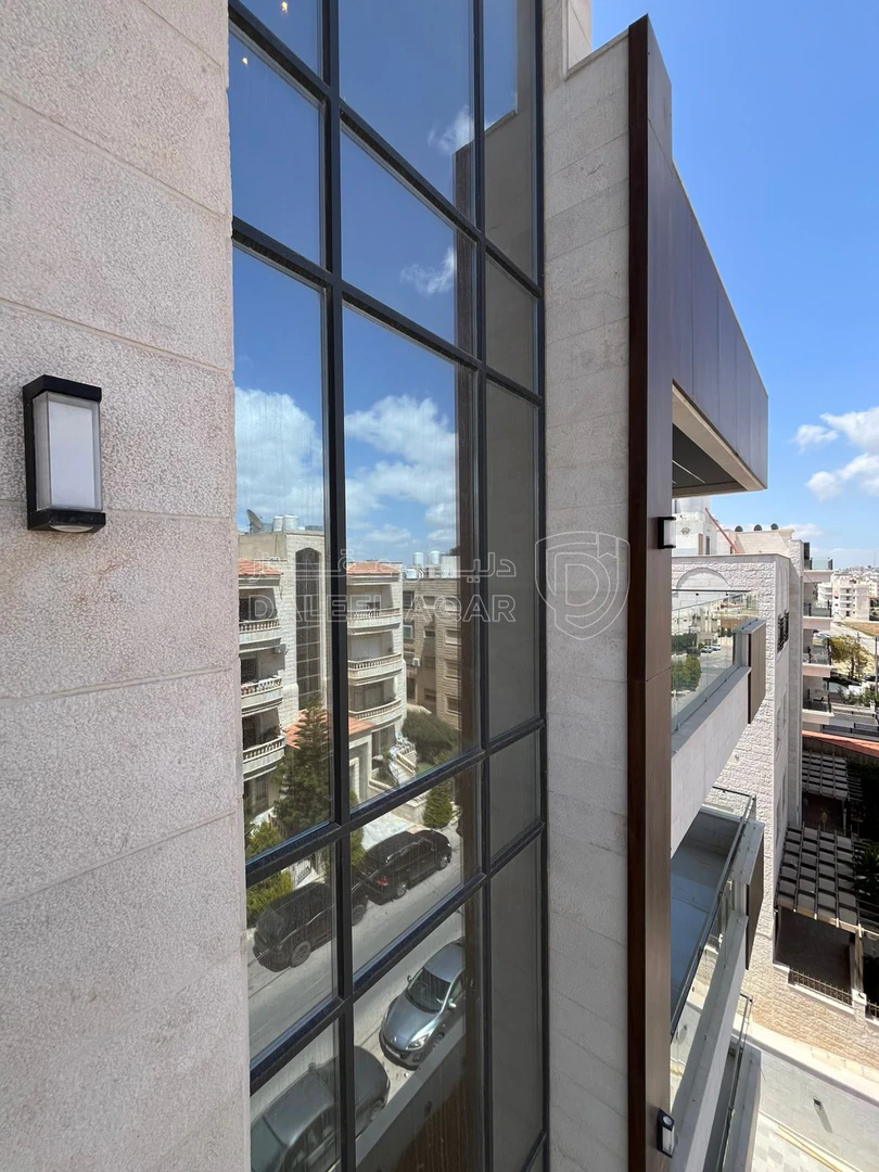 شقة في ثالث مع روف تشطيب فلل في مرج الحمام اسكان عالية  - 168,000 دأ - صورة 1