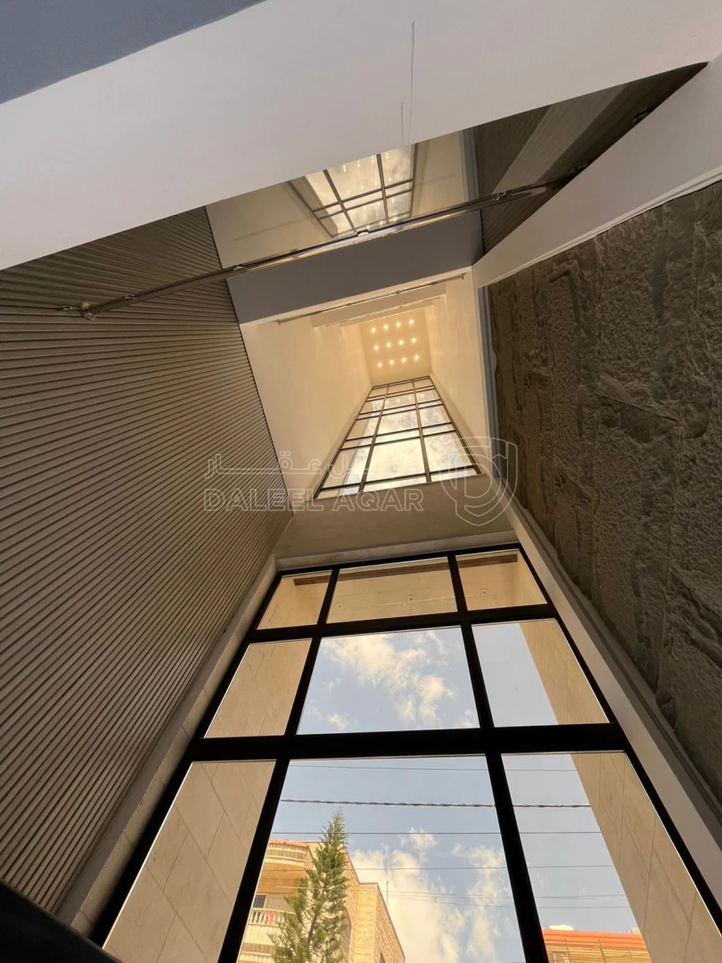 شقة في ثالث مع روف تشطيب فلل في مرج الحمام اسكان عالية  - 168,000 دأ - صورة 1