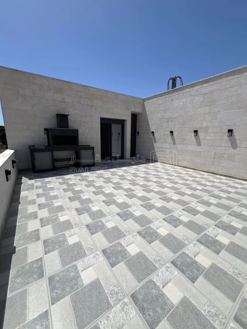 شقة في ثالث مع روف تشطيب فلل في مرج الحمام اسكان عالية  - 168,000 دأ - صورة 1