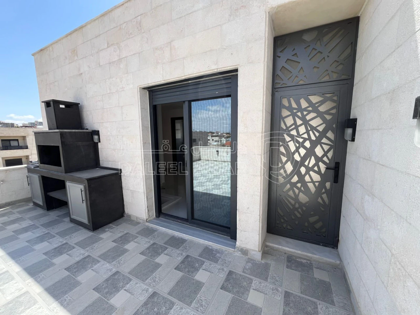 شقة في ثالث مع روف تشطيب فلل في مرج الحمام اسكان عالية  - 168,000 دأ - صورة 1