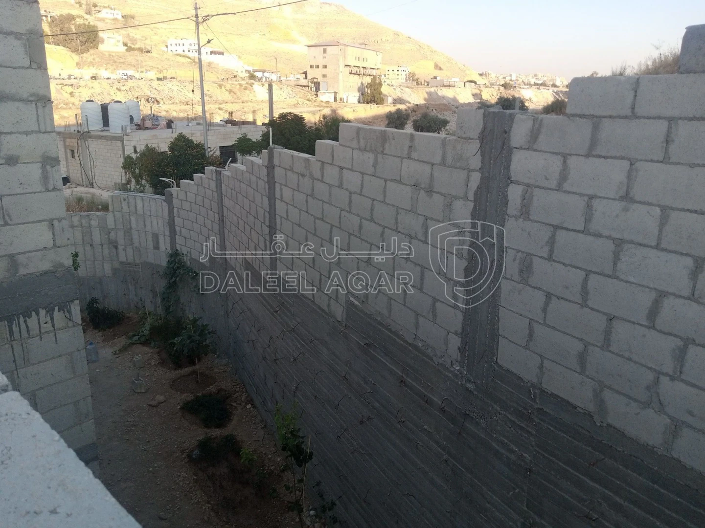 فيلا/منزل في الزرقاء مقابل صالة لافندر - 47,000 دأ - صورة 1