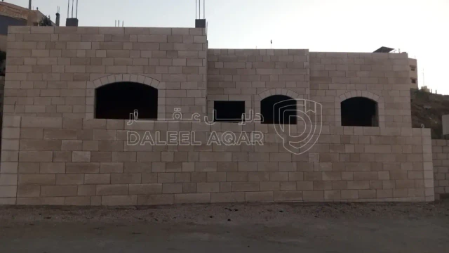 فيلا/منزل - الزرقاء مقابل صالة لافندر - 47000 دأ