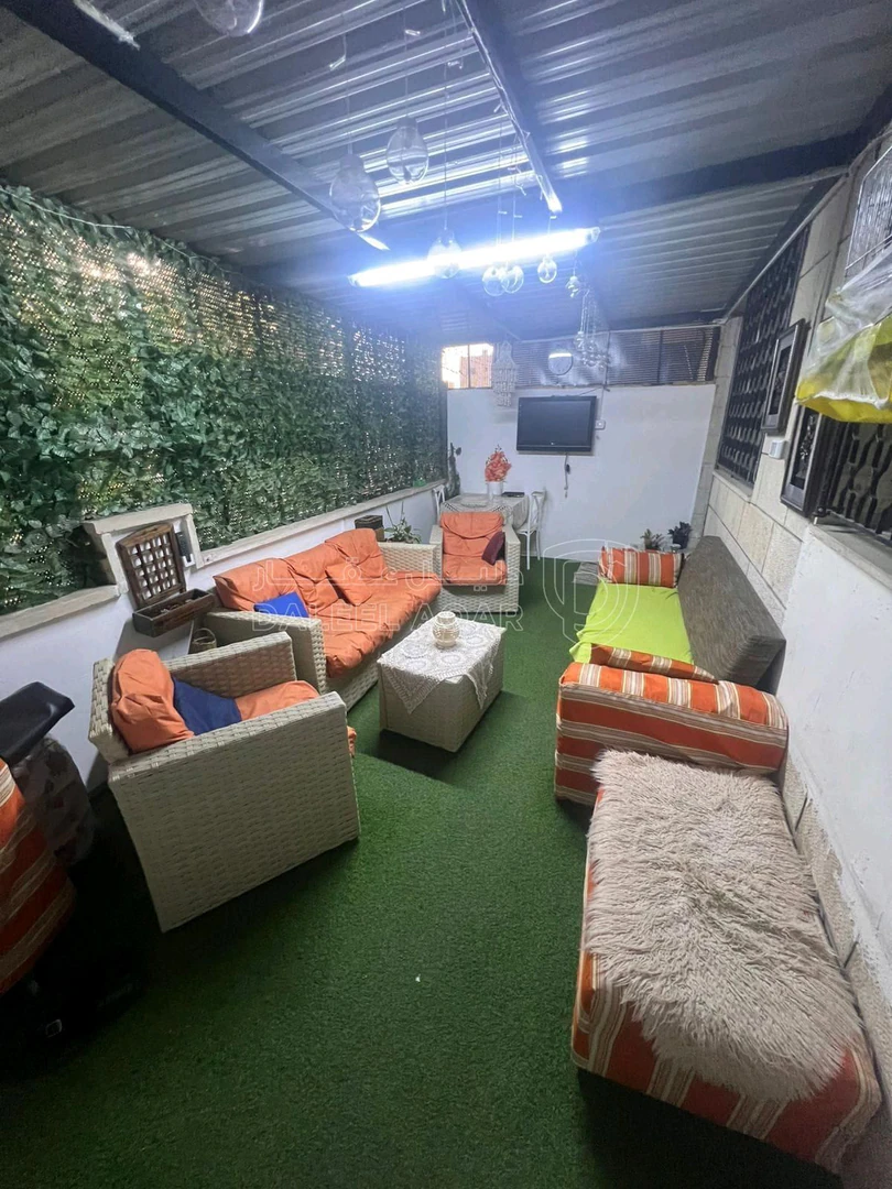 شقة في ماركا الجنوبية نادي السبا مقابل مسجد اصحاب الرسول  - 31,000 دأ - صورة 1