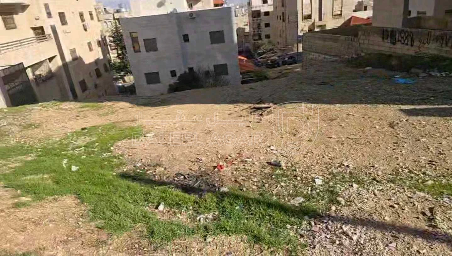 أرض في عمان مقابل وزاره الصحه مباشره - 110,000 دأ - صورة 1
