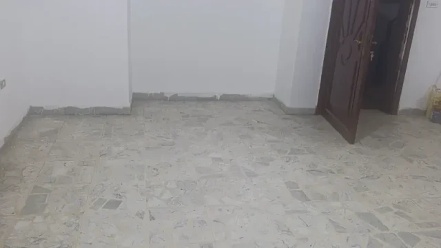شقة - ام اذينة  - 100000 دأ