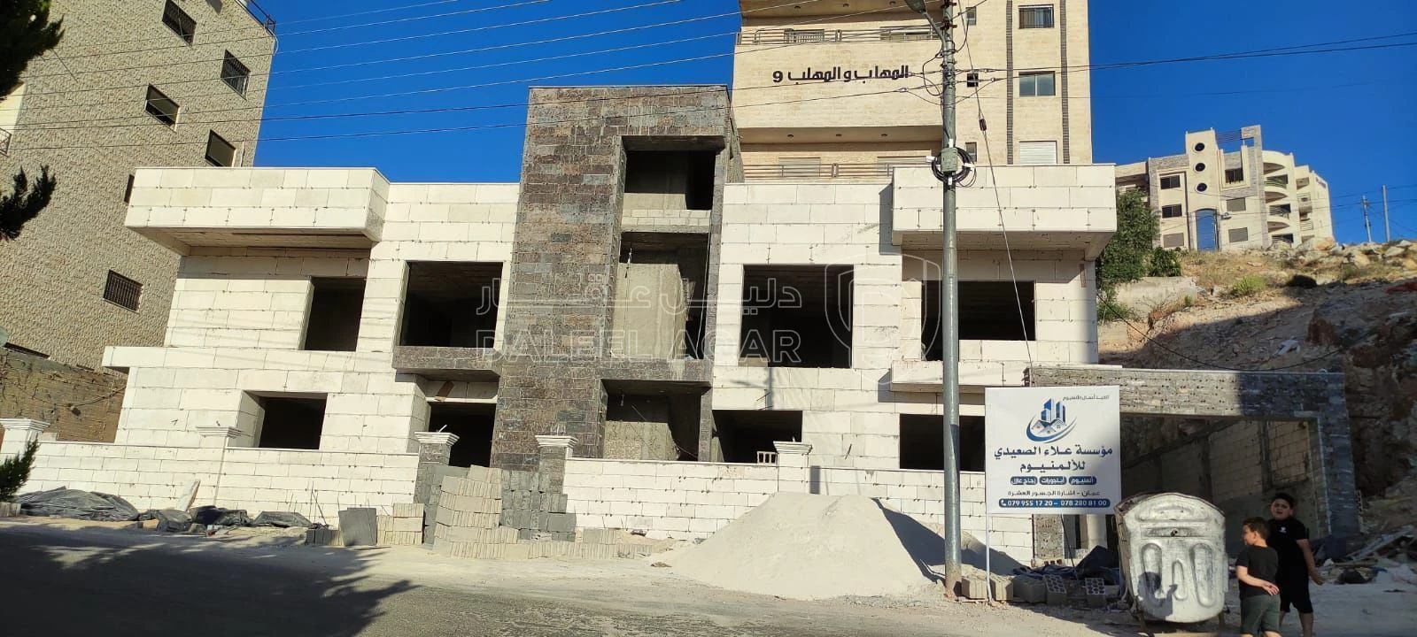فيلا/منزل في عمان ابو نصير ام بطمة 8 على شارع الاردن الرئيسي  - 350,000 دأ - صورة 1