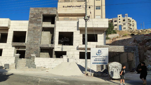 فيلا/منزل في عمان ابو نصير ام بطمة 8 على شارع الاردن الرئيسي  - 340,000 دأ - صورة NaN