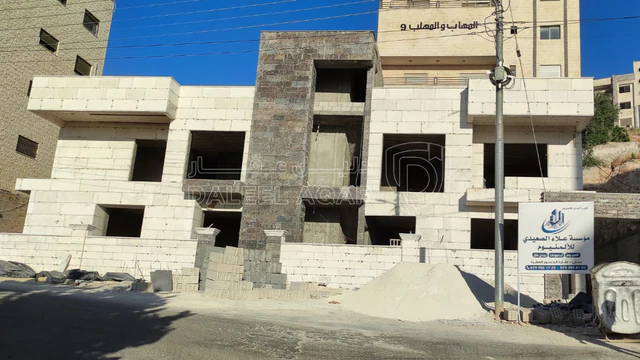 فيلا/منزل - عمان ابو نصير ام بطمة 8 على شارع الاردن الرئيسي  - 350000 دأ