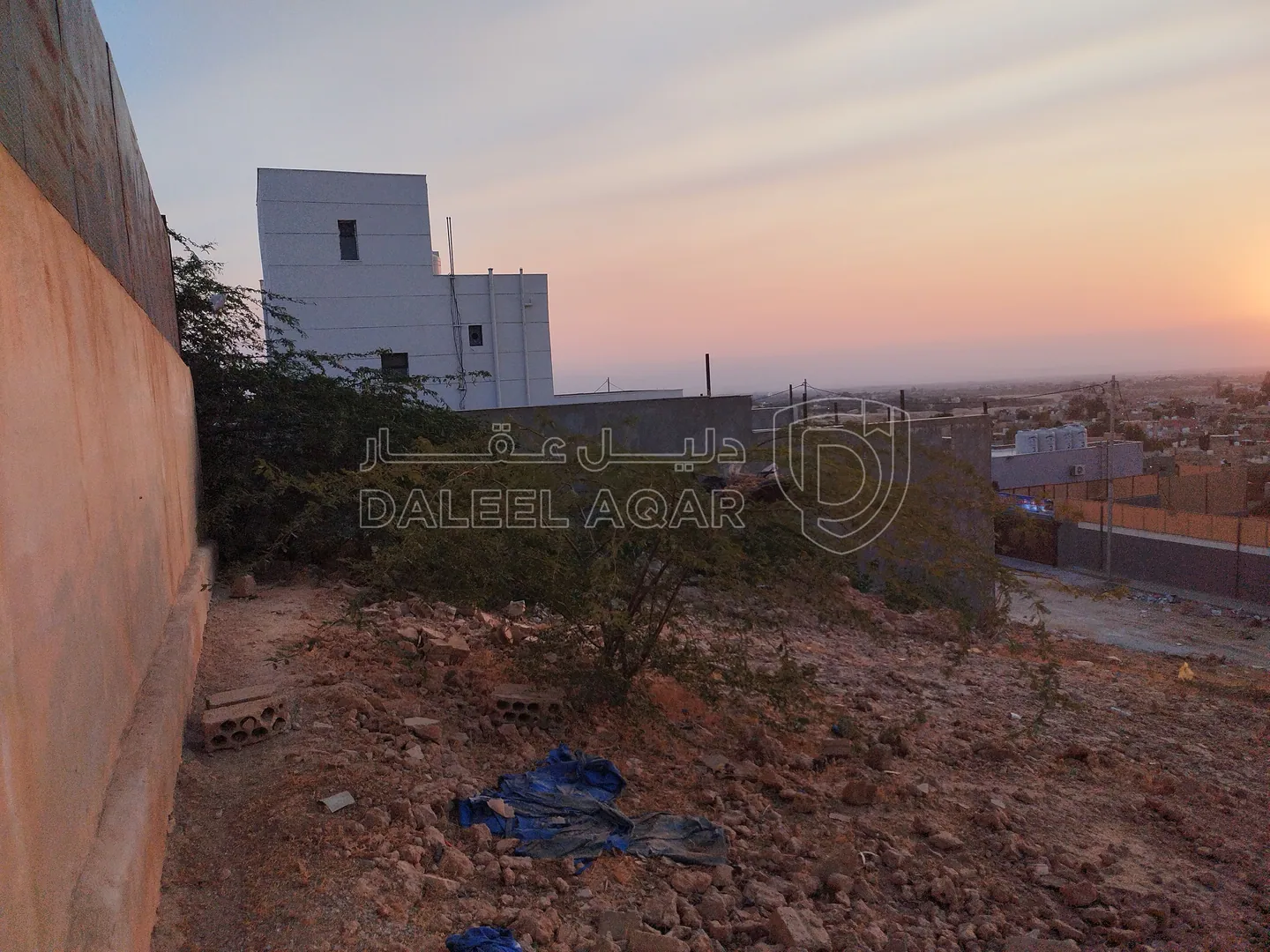 أرض في ارض للبيع في منطقه الروضه الشونه الجنوبيه - 28,000 دأ - صورة 1