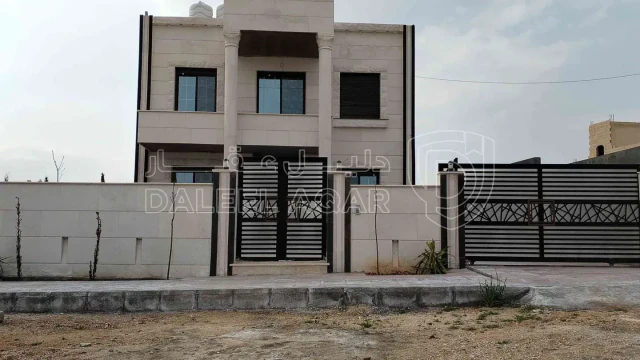 فيلا/منزل في جبل النصر /المغيرات  - 225,000 دأ - صورة 1