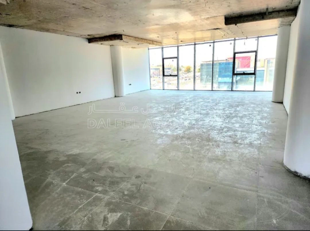 مكتب/تجاري في عمان شارع المطار مدخل من كوريدور عبدون - 175,000 دأ - صورة 1
