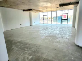 مكتب/تجاري في عمان شارع المطار مدخل من كوريدور عبدون - 175,000 دأ - صورة NaN