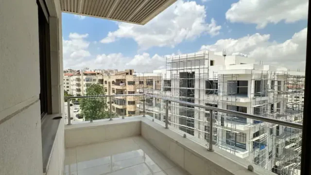 شقة - خلدا - بالقرب من مطعم ورد  - 85000 دأ