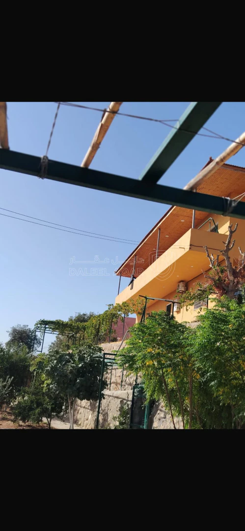 فيلا/منزل في فيلا للبيع في السلط جلعد - 180,000 دأ - صورة 1