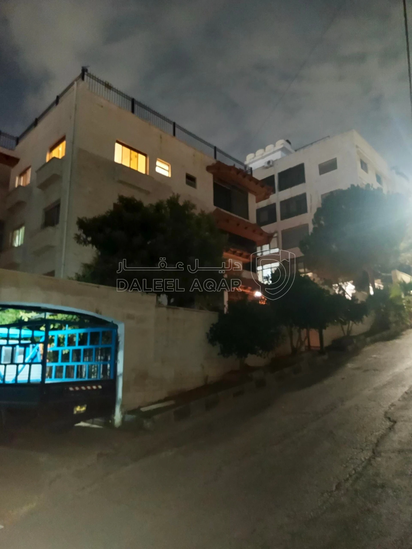 فيلا/منزل في عمان شارع الجاردنز بقرب مستشفى الجاردنز - 950,000 دأ - صورة 5