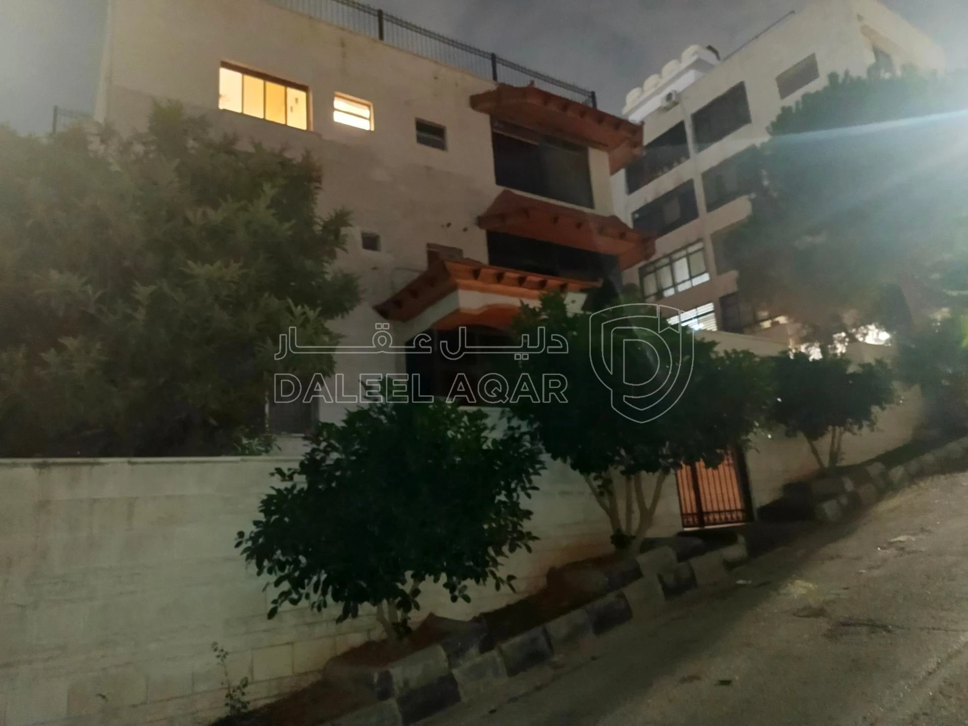 فيلا/منزل في عمان شارع الجاردنز بقرب مستشفى الجاردنز - 950,000 دأ - صورة 6