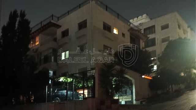 فيلا/منزل - عمان شارع الجاردنز بقرب مستشفى الجاردنز - 950000 دأ
