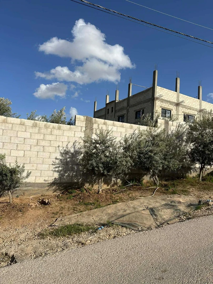 فيلا/منزل في الزرقاء دوارة خلف محطة جوبترول - 110,000 دأ - صورة 1