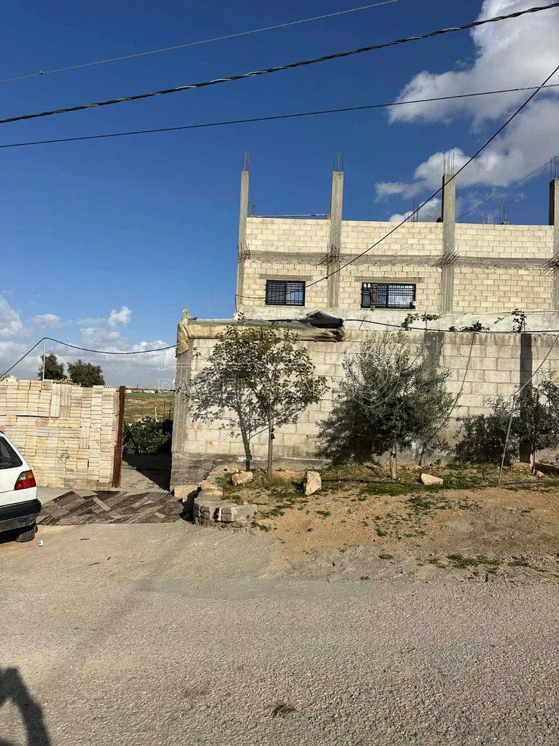 فيلا/منزل في الزرقاء دوارة خلف محطة جوبترول - 110,000 دأ - صورة 1