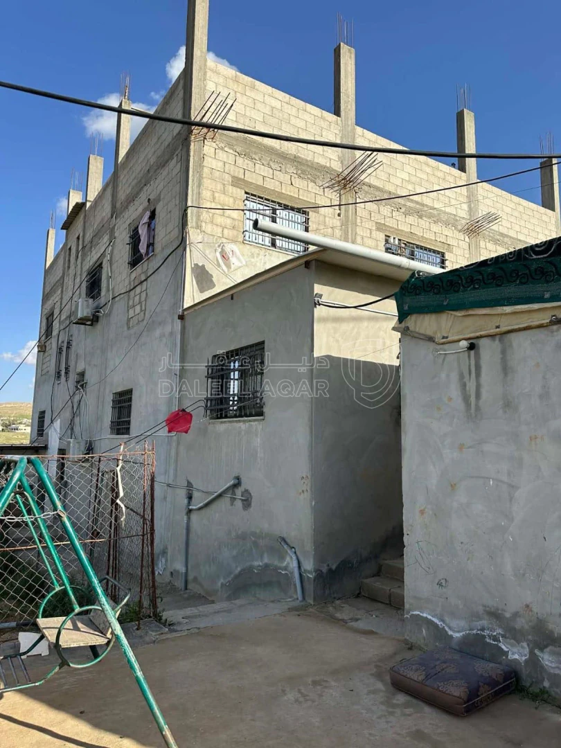 فيلا/منزل في الزرقاء دوارة خلف محطة جوبترول - 110,000 دأ - صورة 1