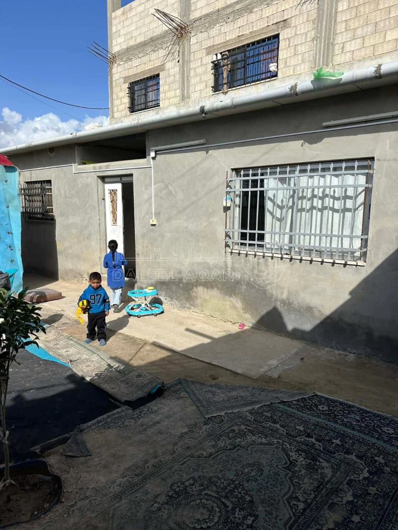 فيلا/منزل في الزرقاء دوارة خلف محطة جوبترول - 110,000 دأ - صورة 1