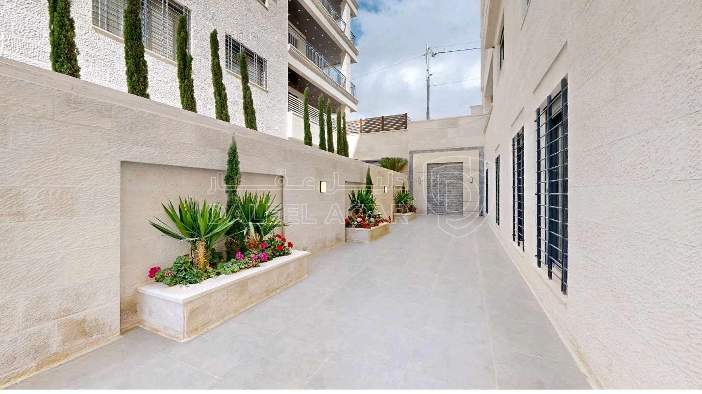 شقة في حي الصحابة – كردور عبدون - رجم عميش - 215,000 دأ - صورة 1