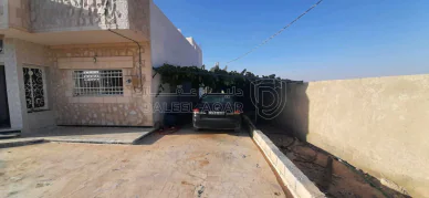 فيلا/منزل في غرب المستشفى الامريكي  مشترك غير مفروز - 42,000 دأ - صورة NaN