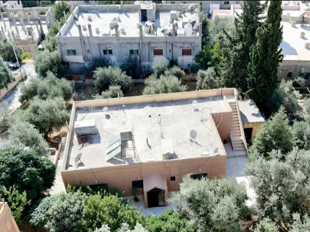 أرض في ماحص قرب مسجد الفاروق  - 135,000 دأ - صورة 1