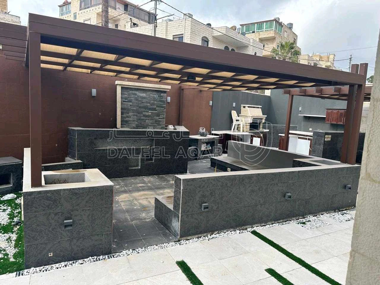فيلا/منزل في حنوطيا الشارع الموازي لشارع الملك عبدالله مع اطلال - 580,000 دأ - صورة 1