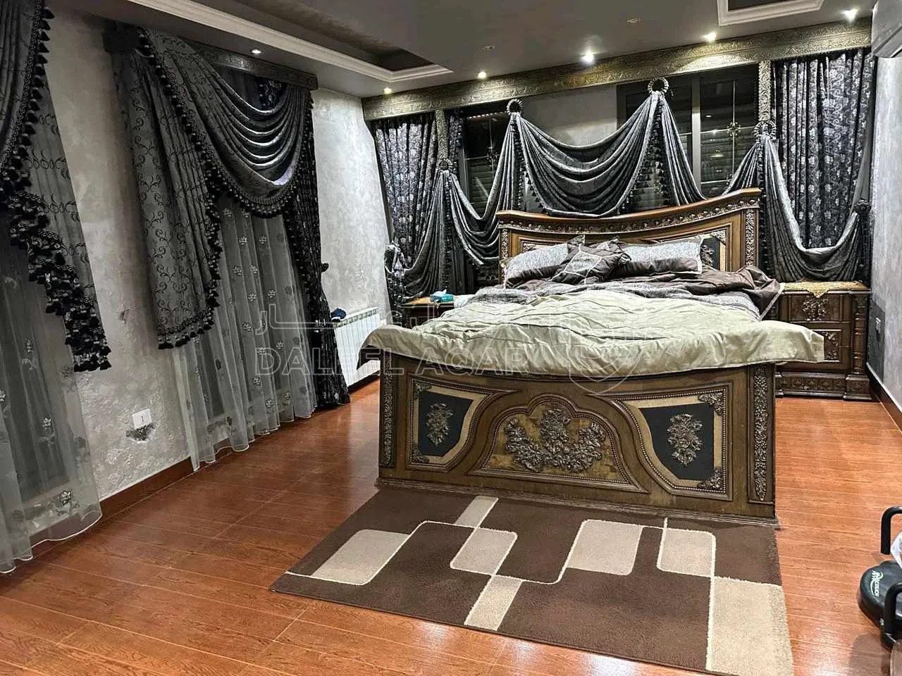 فيلا/منزل في حنوطيا الشارع الموازي لشارع الملك عبدالله مع اطلال - 580,000 دأ - صورة 1