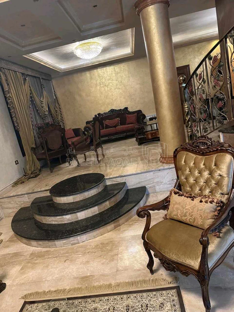 فيلا/منزل في حنوطيا الشارع الموازي لشارع الملك عبدالله مع اطلال - 580,000 دأ - صورة 1