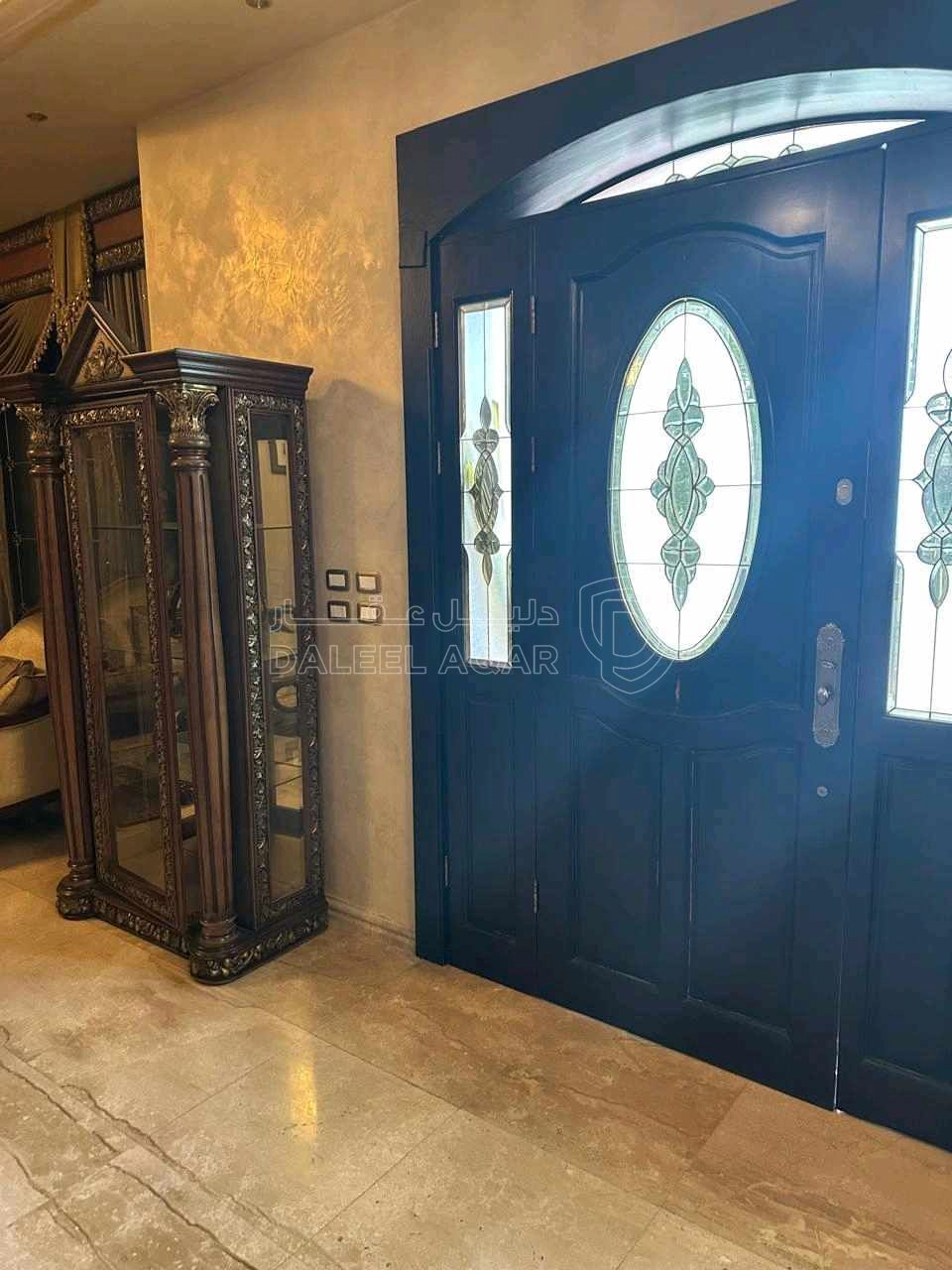 فيلا/منزل في حنوطيا الشارع الموازي لشارع الملك عبدالله مع اطلال - 580,000 دأ - صورة 1