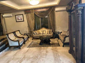 فيلا/منزل في حنوطيا الشارع الموازي لشارع الملك عبدالله مع اطلال - 580,000 دأ - صورة NaN