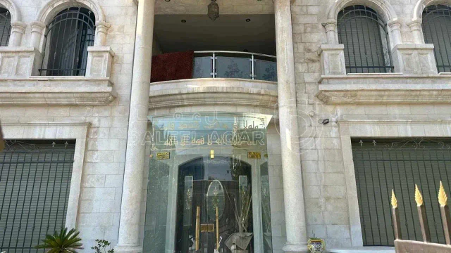 فيلا/منزل - حنوطيا الشارع الموازي لشارع الملك عبدالله مع اطلال - 580000 دأ