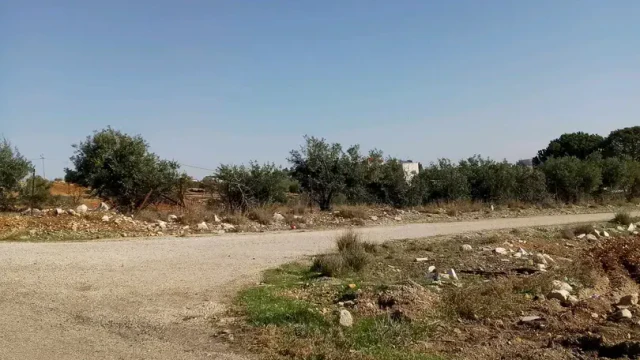 أرض في 1250م ناعور القهاقير ام القطين على شارعين - 175,000 دأ - صورة 1
