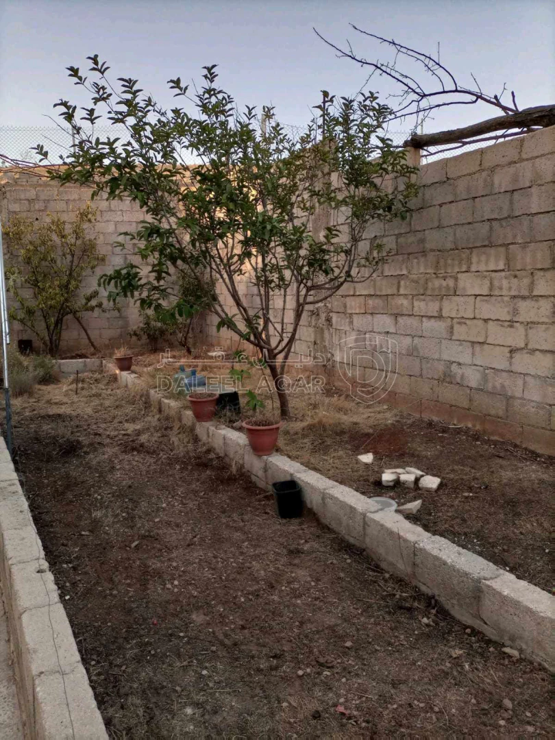 فيلا/منزل في ماركا الجنوبية - المرقب _بالقرب من شارع الرحاب - 140,000 دأ - صورة 1
