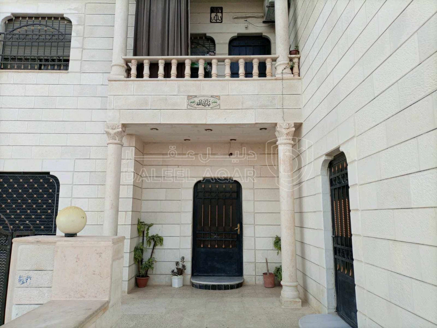 فيلا/منزل في ماركا الجنوبية - المرقب _بالقرب من شارع الرحاب - 140,000 دأ - صورة 1
