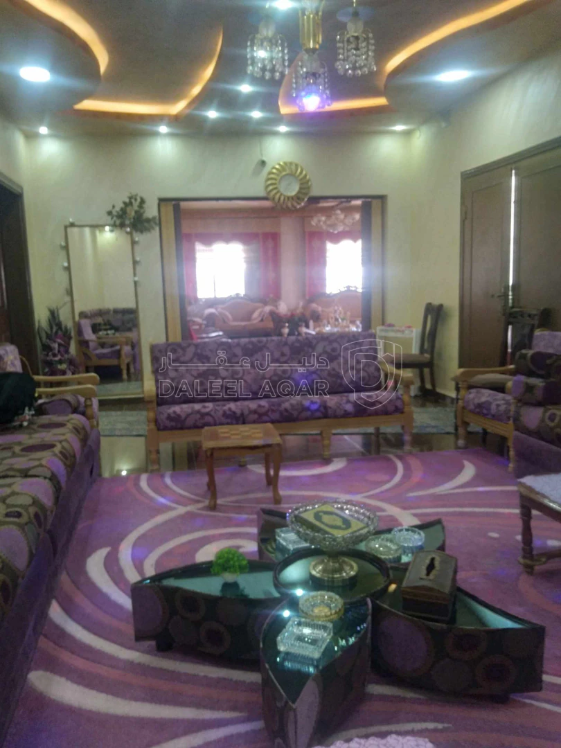 فيلا/منزل في محافظة المفرق اول ضاحية الملك عبدالله - 115,000 دأ - صورة 1