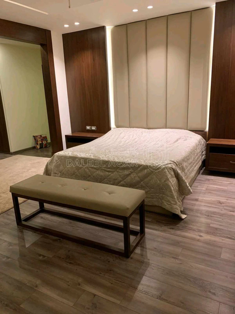 شقة في خلف مديرية الامن العام . قريبه على شارع خدمات المطار ( تقاطع جسر ناعور ) - 145,000 دأ - صورة 1