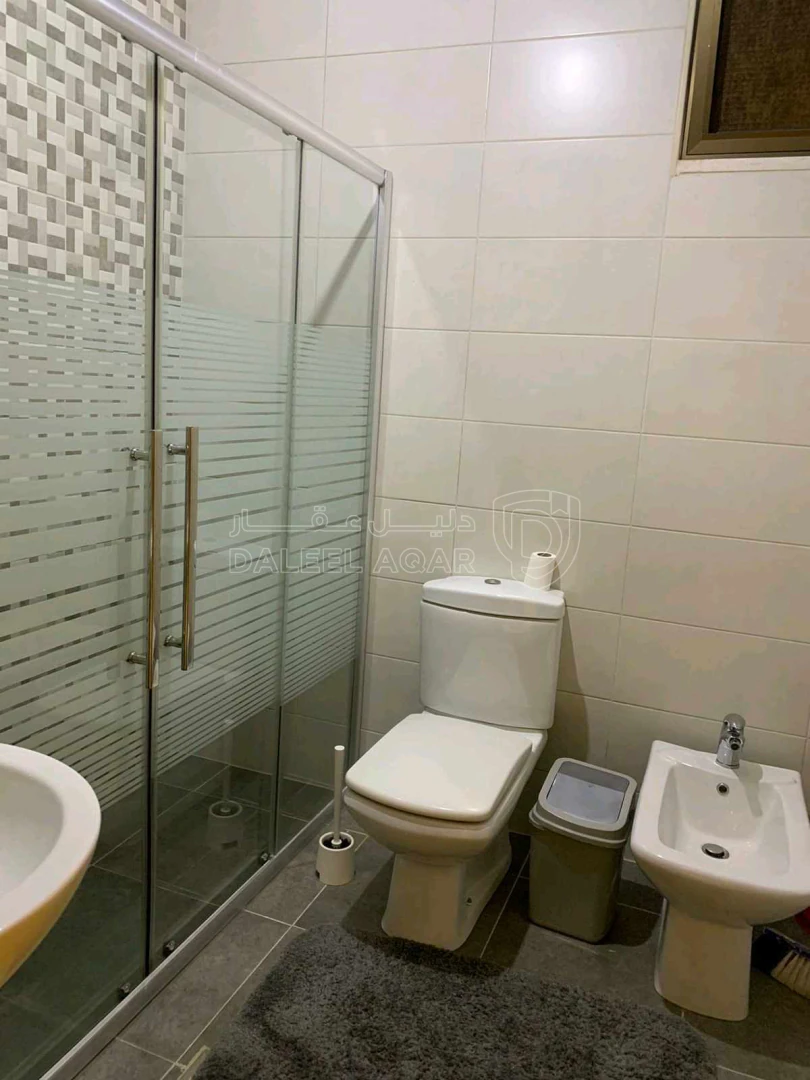 شقة في خلف مديرية الامن العام . قريبه على شارع خدمات المطار ( تقاطع جسر ناعور ) - 145,000 دأ - صورة 1