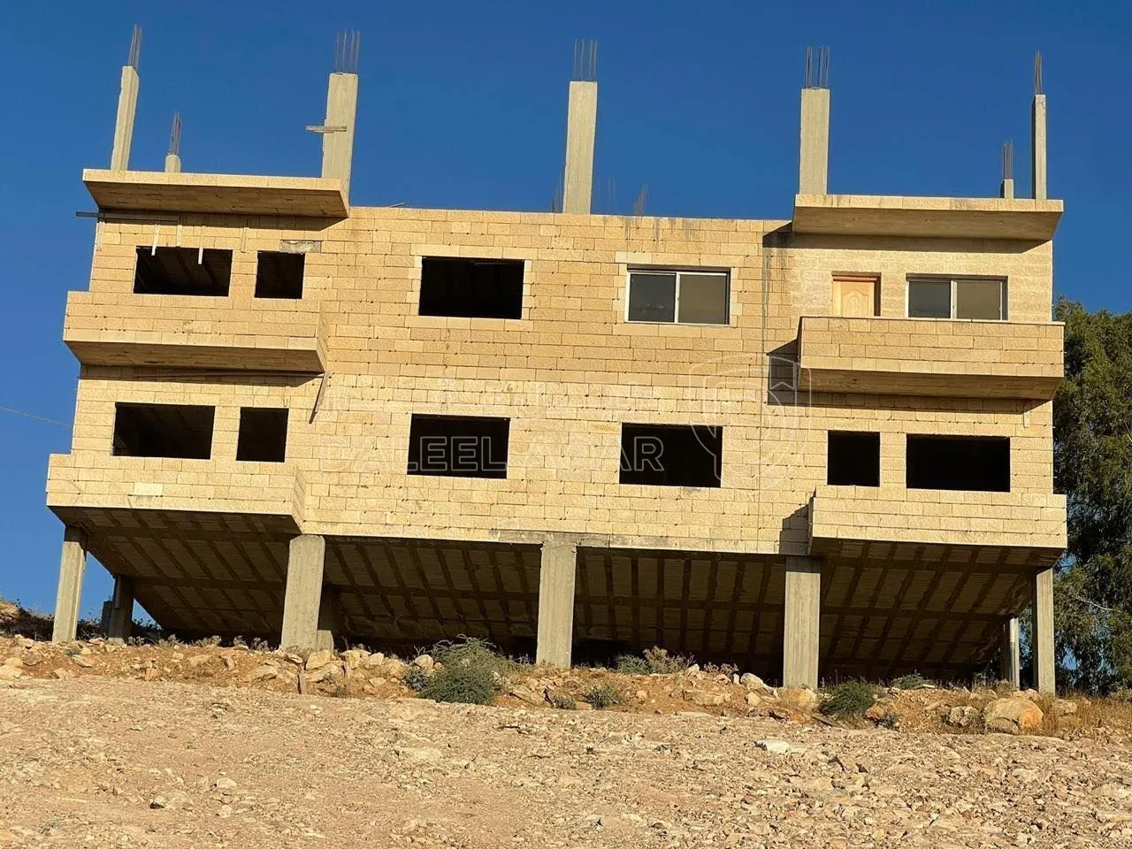 مبنى في اربد ، زبدة فركوح ، بالقرب من المركز الغربي  - 250,000 دأ - صورة 6