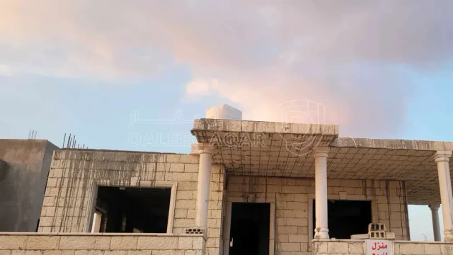 فيلا/منزل - اربد حكما حي العاصم فوق مسجد التوفيق - 100000 دأ