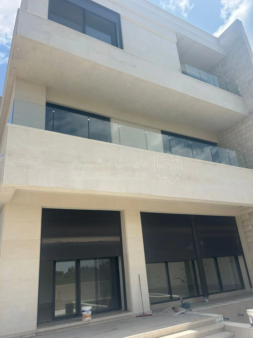 فيلا/منزل في فيلا فاخرة بتشطيب فندقي في دابوق - 790,000 دأ - صورة 1