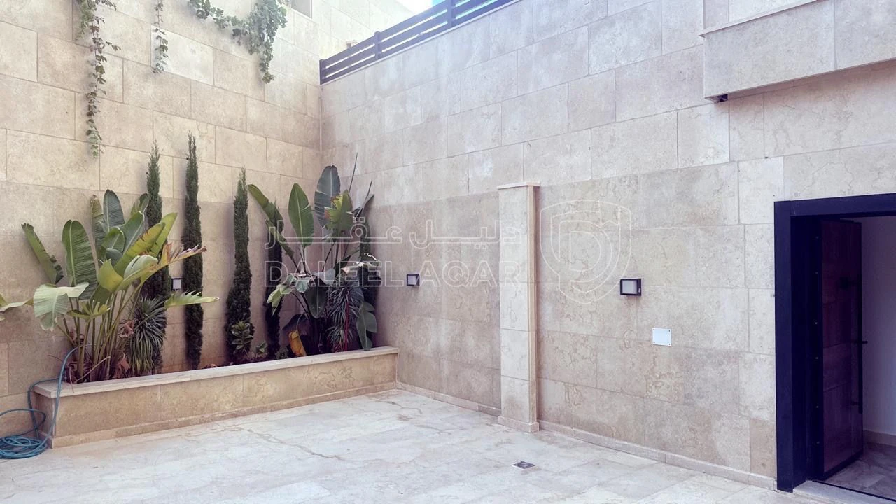 شقة في شقة ارضية مميزة للبيع في اجمل مناطق مرج الحمام - 140,000 دأ - صورة 2
