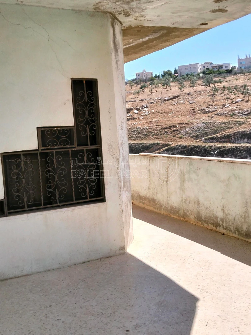 فيلا/منزل في إربد حي المناره غرب مجمع الاغوار الجديد  - 47,000 دأ - صورة 1
