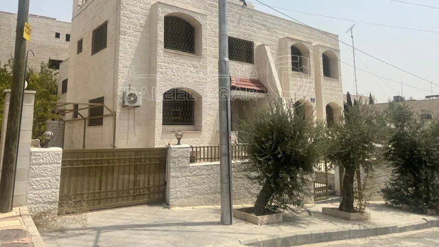 فيلا/منزل في عمان عبدون شمالي منطقة زهران شارع دمشق - 790,000 دأ - صورة NaN