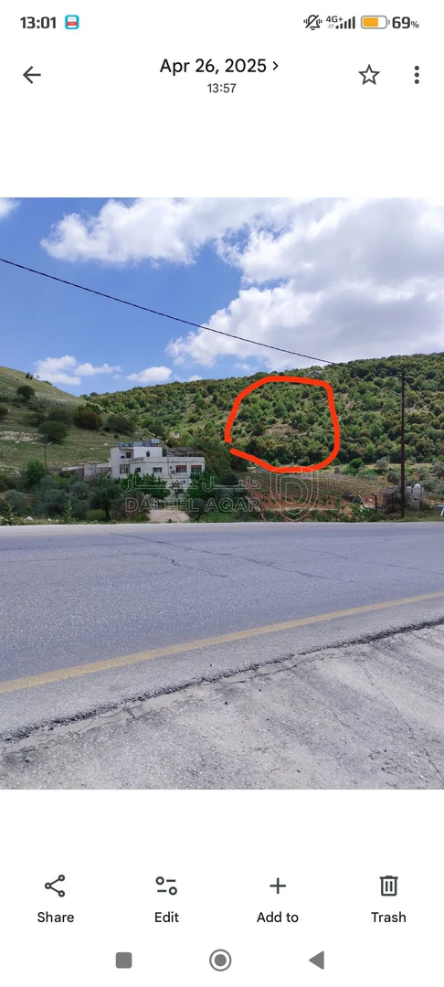 أرض في عجلون – على شارع عجلون-إربد الرئيسي - 77,000 دأ - صورة 1